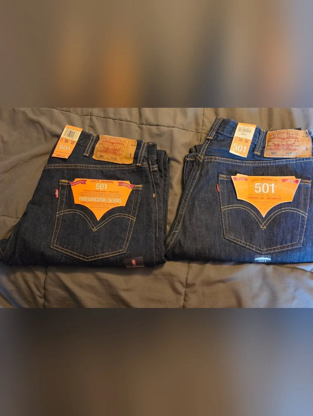 2 Pair Levi's 501 Straight Leg Jeans in Dark Indigo. New With Tags. Size 38x32.